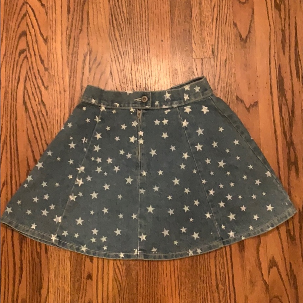 Denim skirt with white stars